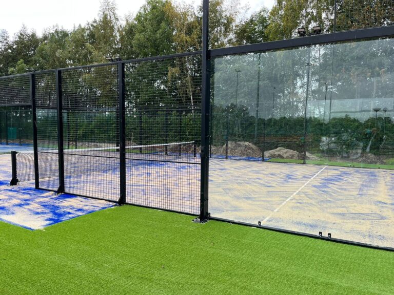 Aanleg padelbaan T.V.O Oud-Beijerland aanleggen padelbaan aanleggen padelbanen