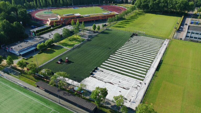 TU Eindhoven, nieuw voetbalveld, voetbalveld aanleggen, kunstgras aanleggen, Gemeente Eindhoven, Finovi, aanleg voetbalveld