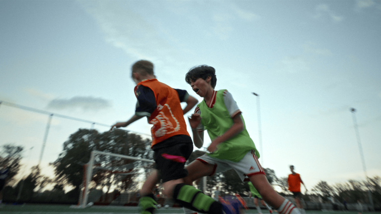 Voetballende kinderen Bedrijfsfilm Finovi